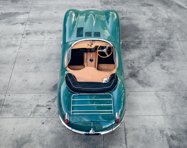 Jaguar XKSS vznikl jako silniční verze závodního modelu D-Type. Ve své době to byl opravdový supersport