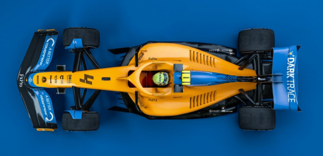 McLaren navrhl svůj vůz MCL36 na čistém listu papíru. Pro lepší proudění vzduchu pod vůz nově používá zavěšení typu pull rod vpředu a naopak push rod vzadu