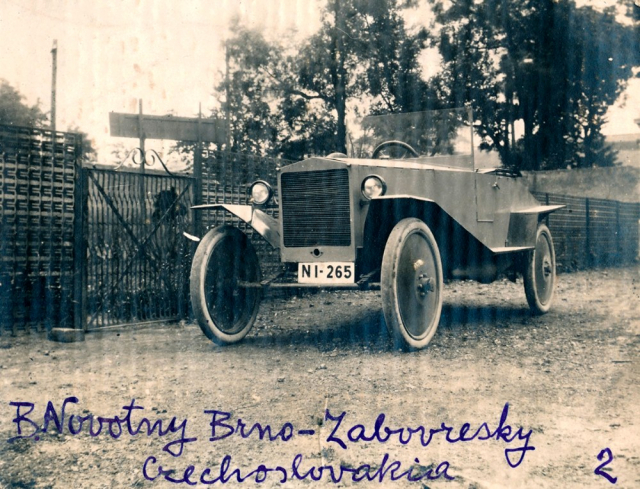 Cyclecar Novo s dvoudobým dvouválcem Baer s popisem Ing. Novotného (1922)