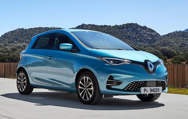 Renault Zoe R135 ■ 100 kW/245 N.m ■ 17,7 kWh/100 km ■ dojezd 386 km