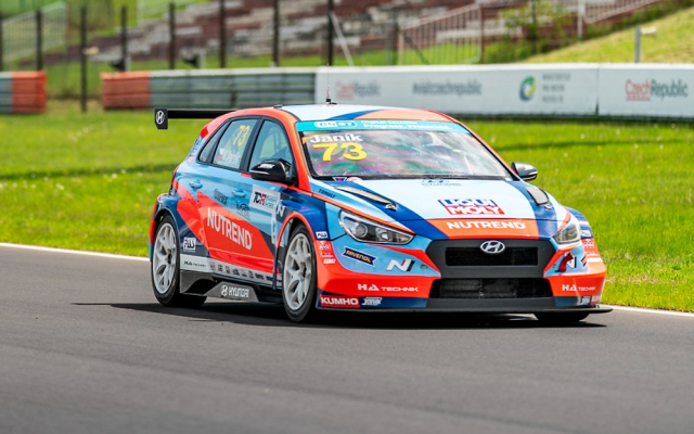 Okruhové Hyundai i30 TCR týmu Janík Motorsport