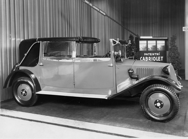 „Patentní kabriolet“ Tatra 30 od firmy Karosa na pražském autosalonu 1929