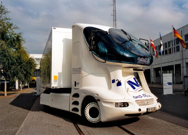 Luigi Colani: Concept Mercedes-Benz 1995, vize pro rok 2005