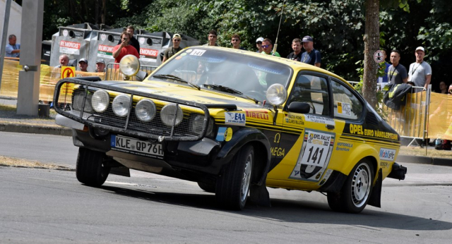 S Opelem Kadett GTE startoval Walter Röhrl na Safari rallye 1976