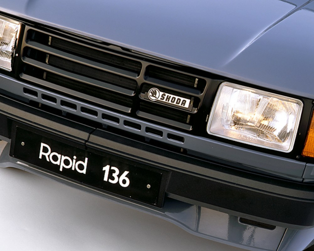 Do modelového roku 1989 vstoupil Rapid s novou maskou z plastu ABS