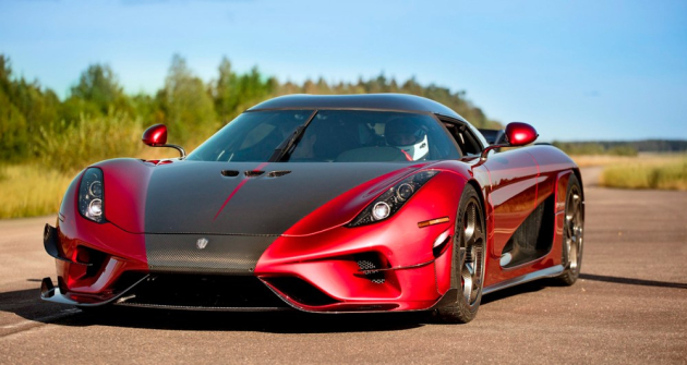 Po zrušení projektu Jaguar C-X75 se elektromotoru Yasa ujal Koenigsegg a použil ho pro typ Regera. Pro mladou švédskou společnost to byl první výraznější úspěch v automobilovém průmyslu 