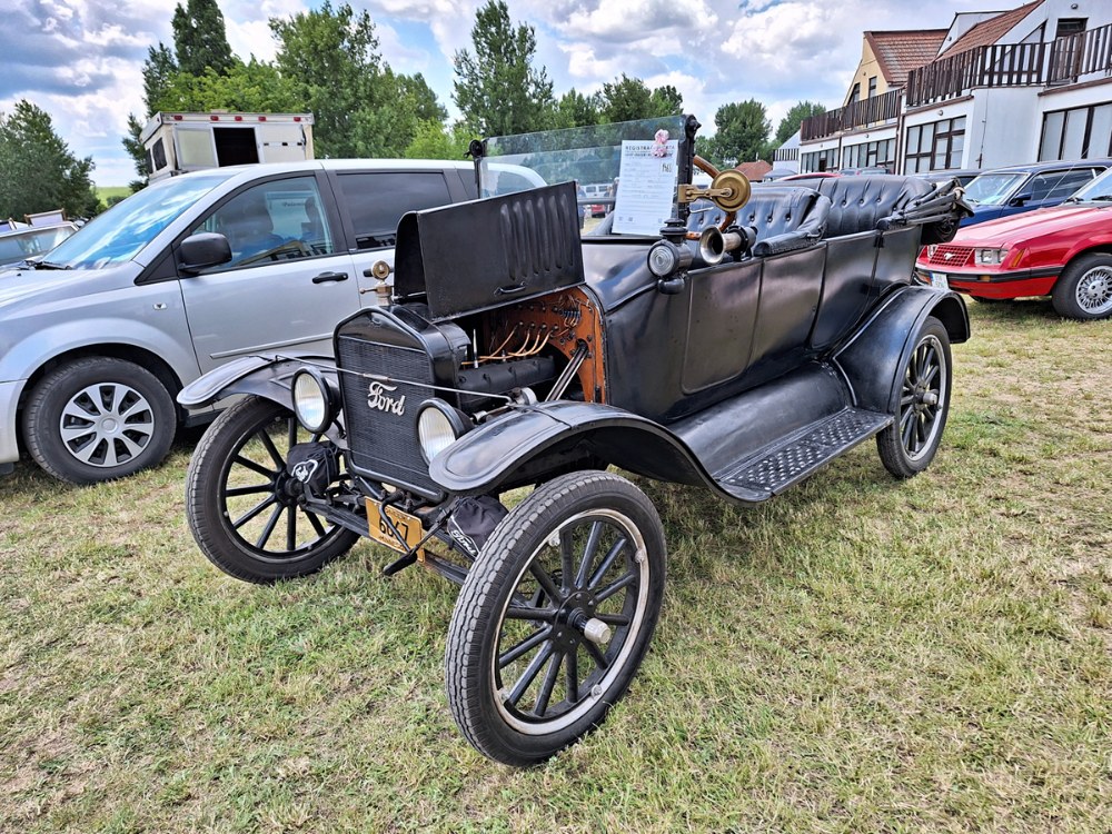 Ford T z roku 1920 ve výjimečném původním stavu