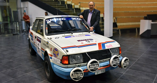 John Haugland a Škoda 130 LR z Rally Ulster 1987, kde i s poškozeným ventilem a motorem běžícím na tři válce zvítězil ve své třídě