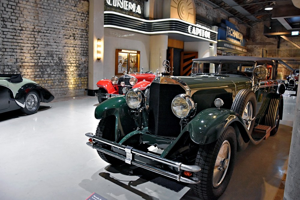Mercedes-Benz 630 K La Baule Transformable by Saoutchik (1928), jehož šestiválcové šasi 630 K (6240 cm3, 140 k/120 km/h) se stalo předmětem prací mnoha karosářů