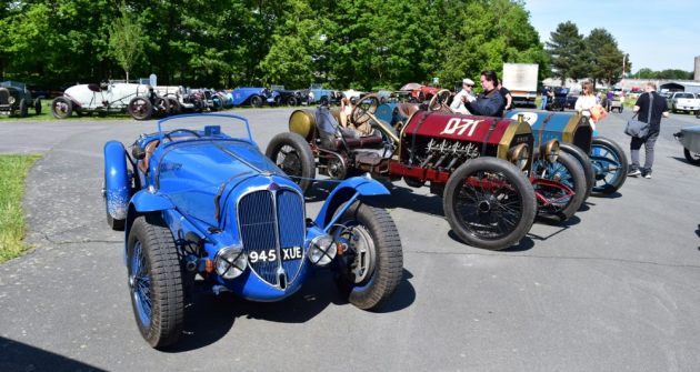 Vedle známějších strojů, jako například závodních Delahaye, se ukázaly i mnohem raritnější kousky starší než 100 let Vedle známějších strojů, jako například závodních Delahaye, se ukázaly i mnohem raritnější kousky starší než 100 let