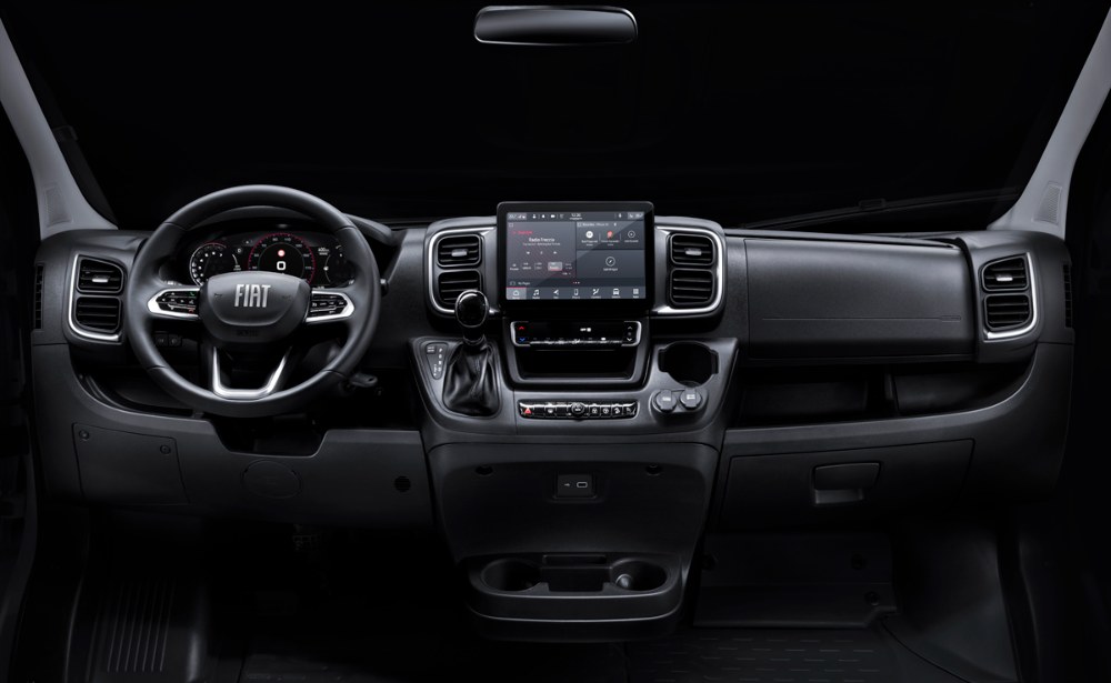 Fiat Ducato – Přehledné a prakticky uspořádané pracoviště řidiče