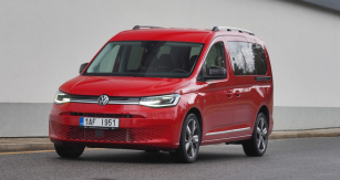 Osobní verze Volkswagenu Caddy již na pohled působí jako rodinné MPV