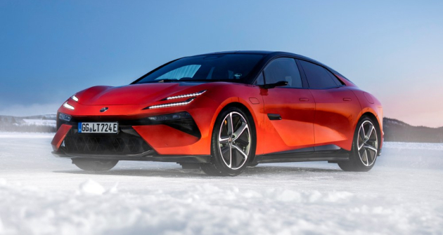 Loni v září jsme měli pro COTY testy v dánském Tannisu po několik dnů k dispozici dva vozy Lotus Emeya. Oba žluté, oba ve střední specifikaci Emeya S a oba s příplatkovými kamerovými zrcátky a největšími dostupnými koly