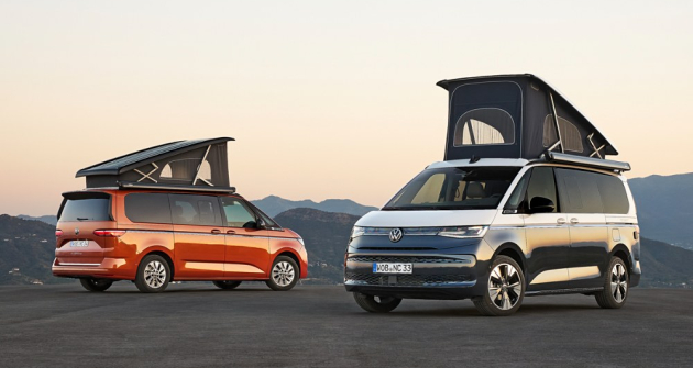 Aktuální Volkswagen California má technický základ v prodlouženém provedení modelu Multivan. K dispozici je se se vznětovým i zážehovým motorem, stejně jako v plug-in hybridní verzi, jež má jako jediná pohon všech kol