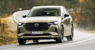 Vzhled Mazdy CX-60 zůstal pro modelový rok 2025 nezměněný, největší změny jsou na podvozku