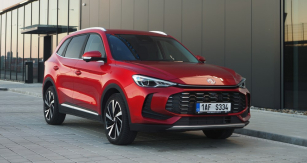 Nová generace MG ZS může zájemce lákat i na povedený exteriér. Designem tohle MG proti konkurenci nijak nestrádá 
