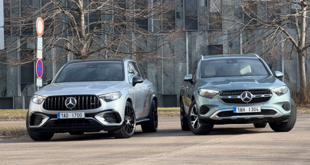 Základní a vrcholná verze jedné modelové řady. Vlevo plug-in hybridní sportovně laděný Mercedes-AMG GLC 63 S E Performance, vpravo komfortní, vznětový a 2,4krát levnější Mercedes-Benz GLC 200 d