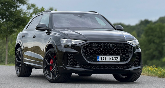 Navzdory svým rozměrům a hmotnosti je Audi RS Q8 Performance extrémně rychlé. Severní smyčku okruhu Nürburgring zvládlo projet za 7:36,698, což je čas srovnatelný se supersportovními vozy, například s Nissanem GT-R