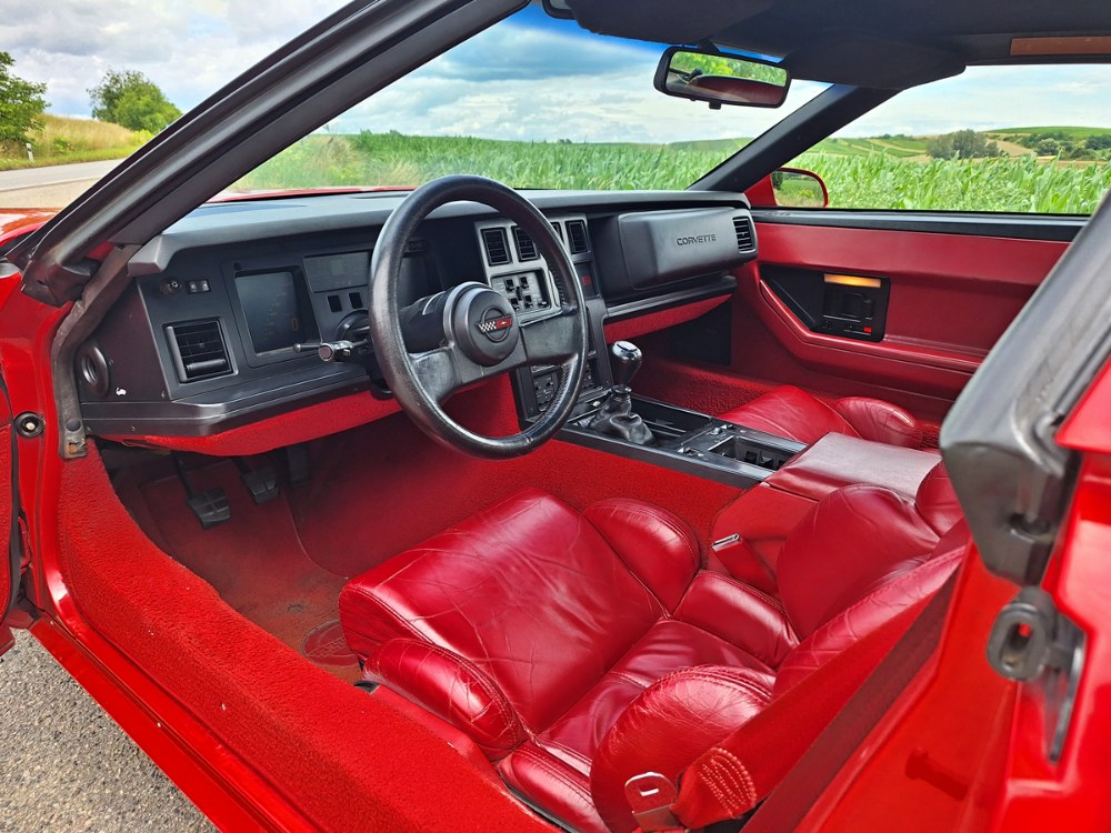 Elektricky stavitelná sedadla na dobu a místo svého vzniku nabízí nejen komfort, ale též znamenitou oporu