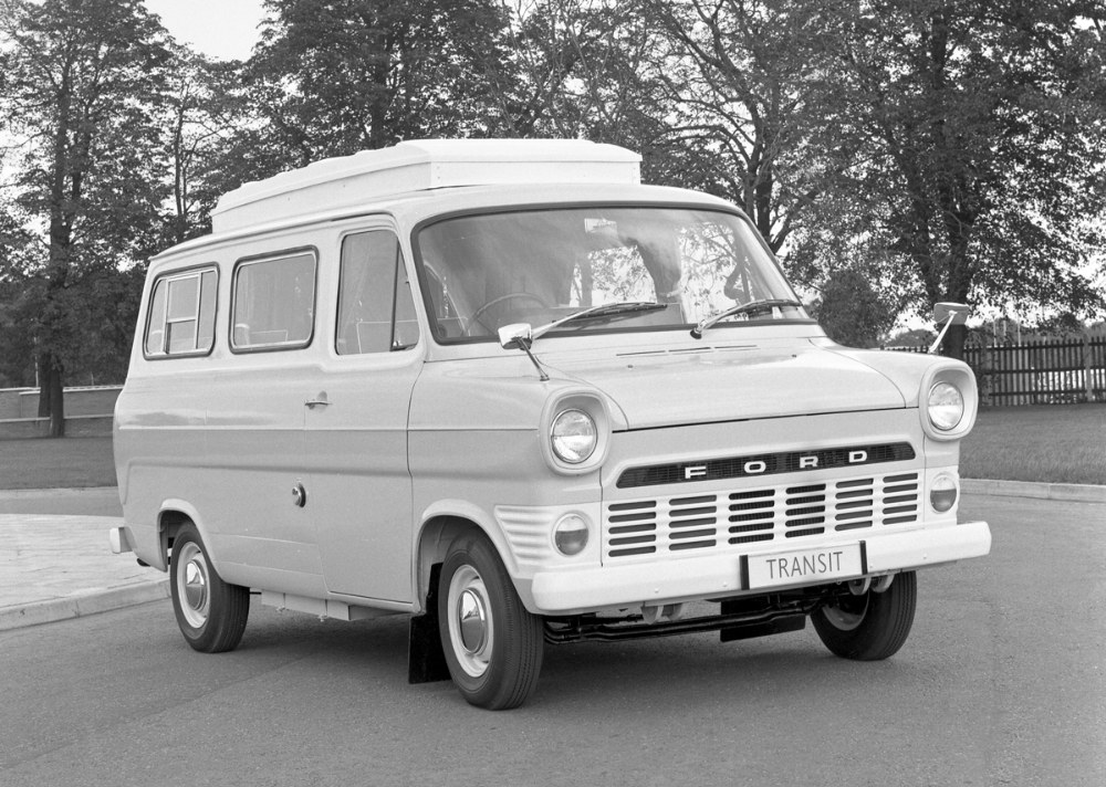 Ford Transit hned od začátku sloužil jako základ pro různé přestavby. Zde jeden z prvních vyrobených vozů jako obytný automobil Ford Transit hned od začátku sloužil jako základ pro různé přestavby. Zde jeden z prvních vyrobených vozů jako obytný automobil