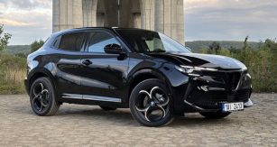 Alfa Romeo Junior Ibrida Q4 Intensa