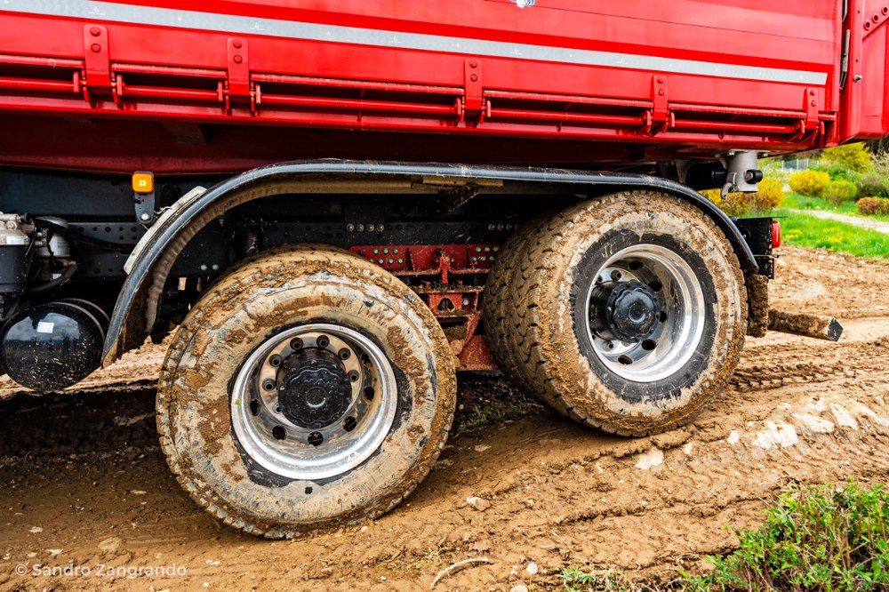 MAN TGS 8x4 s odpružením Ultimaax. Nová aplikace desítky let známého řešení přináší jednodušší konstrukci, nižší hmotnost a vyšší užitečné zatížení