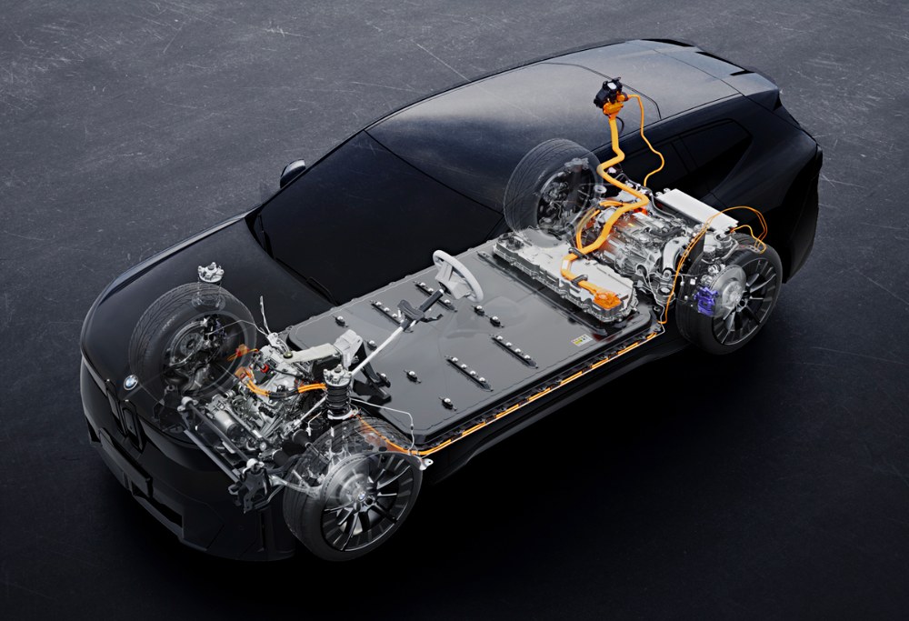 Elektrická platforma pro modely Neue Klasse byla vyvinuta od základu nově. Akumulátor bez obvyklých modulů s cylindrickými články tvoří podlahu vozu. Přímo na něm jsou vidět navářky pro přímou montáž sedadel. Výkonová elektronika již není součástí akumulátoru a je servisně přístupná přes zadní sedadla