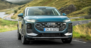 Audi Q3 třetí generace pojetím svého designu navazuje na větší typ Q5