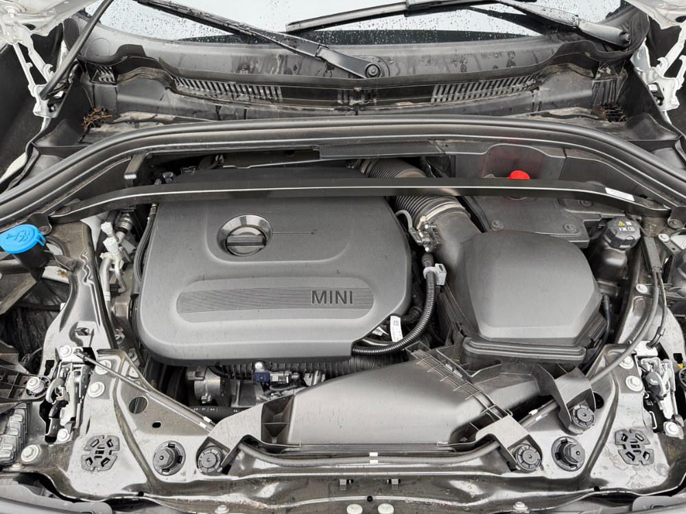 Zážehový tříválec 1,5 litru o výkonu 125 kW (170 k) je základem nabídky. Překvapil dravým projevem, ale také tím, že z pohledu základní motorizace je více než dostačující