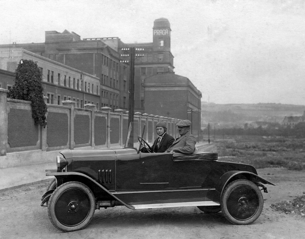 Dvoumístný sportovní vůz Praga Alfa ročníku 1923, karosovaný v mateřské továrně