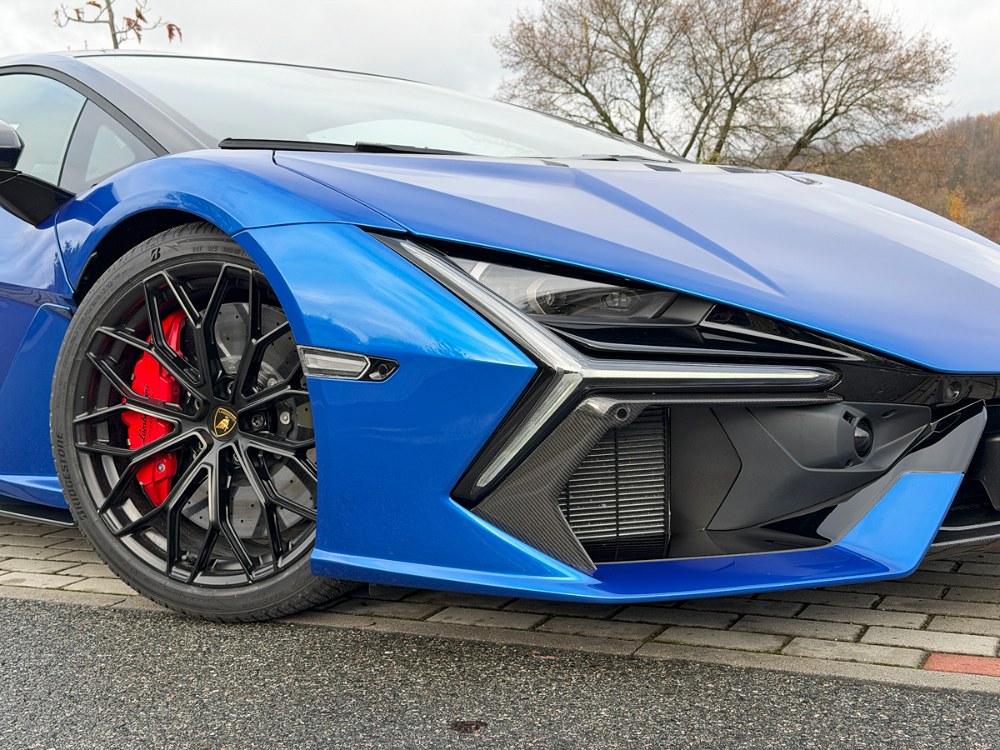 Lamborghini Revuelto