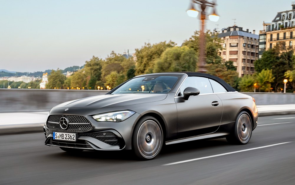 Tradiční místo v nabídce značky mají otevřené modely, jako například CLE kabriolet Tradiční místo v nabídce značky mají otevřené modely, jako například CLE kabriolet