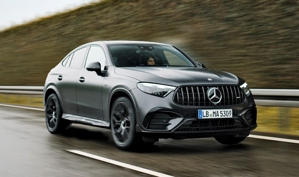 Mercedes-Benz GLC patří trvale k nejprodávanějším modelovým řadám. Novinkou je verze Mercedes-AMG GLC 53 4MATIC+ vybavená řadovým šestiválcem Mercedes-Benz GLC patří trvale k nejprodávanějším modelovým řadám. Novinkou je verze Mercedes-AMG GLC 53 4MATIC+ vybavená řadovým šestiválcem