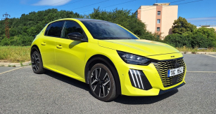 Peugeot 208 Hybrid 145 GT