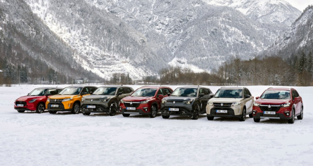 Suzuki má aktuálně v nabídce čtyři vlastní modely s pohonem všech kol, využívající z pohledu techniky tři různé systémy. Doplňuje je typ Across, původem od Toyoty