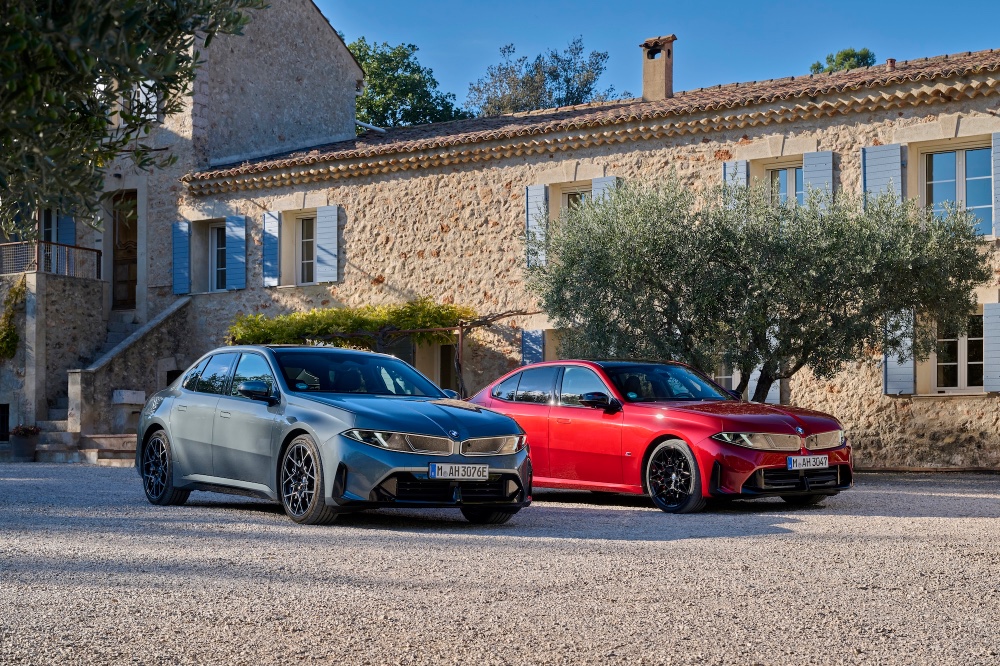 02-family-shots-bmw-m350-xdrive-and-bmw-bmw-i3-50-xdrive.jpg