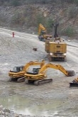 O nakládku se staraly stavební stroje JCB z Terrametu.