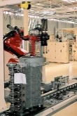 Montáž motorů je soustředěna na plně robotizovaném pracoviště ve Venissieux