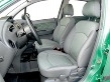 Náznakově tvarovaná přední sedadla jsou vcelku pohodlná a v dostatečném rozsahu seřiditelná, řidičovo i svisle