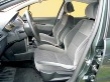 Dobře anatomicky tvarovaná přední sedadla jsou pohodlná a v dostatečném rozsahu seřiditelná, řidičovo i svisle;            samozřejmě mají boční airbagy