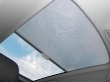 Z pestré palety mimořádné výbavy            lze vybrat i velké stropní okno            s posuvnou vnitřní síťovou clonou