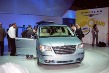 Chrysler            Town &amp; Country 2008            při premiéře v Detroitu