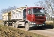 Třístranný sklápěč Scania 124 CB 6x6 HZ 420 s přívěem Panav.